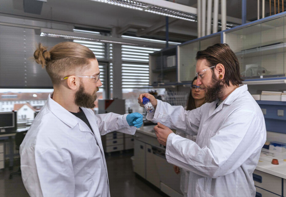 miraculix team in the lab Dr. Felix Blei, Roxana Preuß and Frank Junger in the laboratory